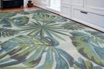 7' X 10'  Polypropylene Teal Or  Green Area Rug